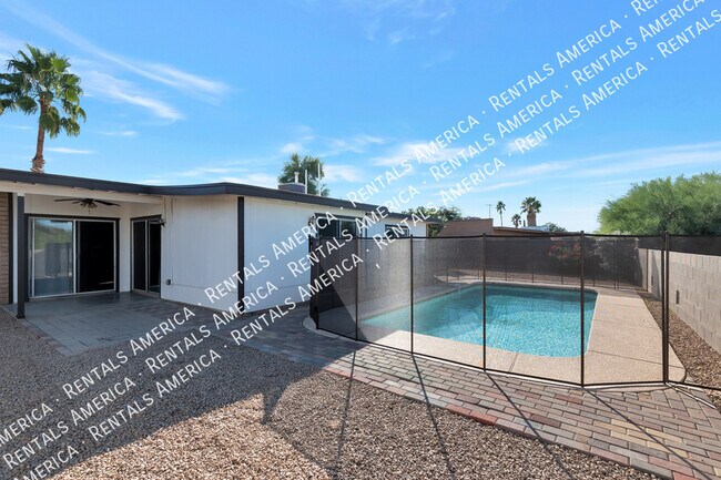 Primary Photo - 2970 W Lena Way