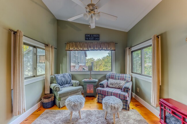 Building Photo - 28 Condo Rd