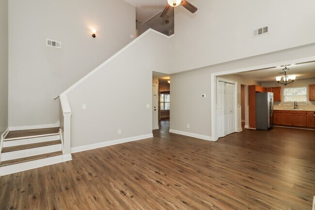 Building Photo - 118 Bainbridge Ct