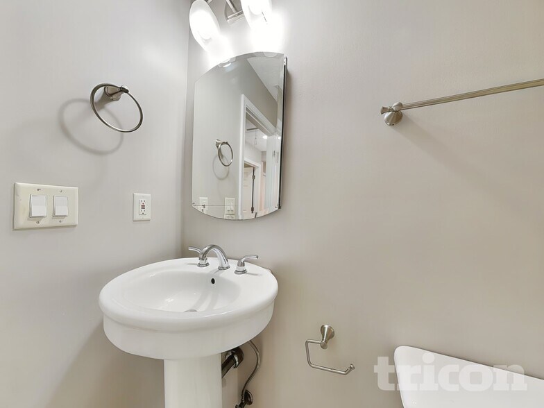 Building Photo - 3692 Tullamore Ln