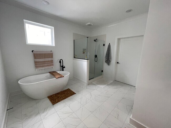 Building Photo - 1348 Slayton St