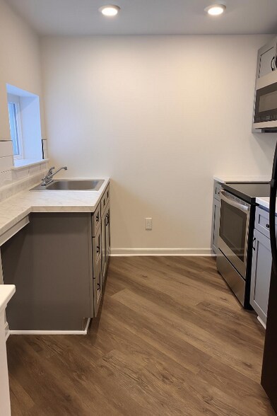 Building Photo - 4921 Haverford Ave