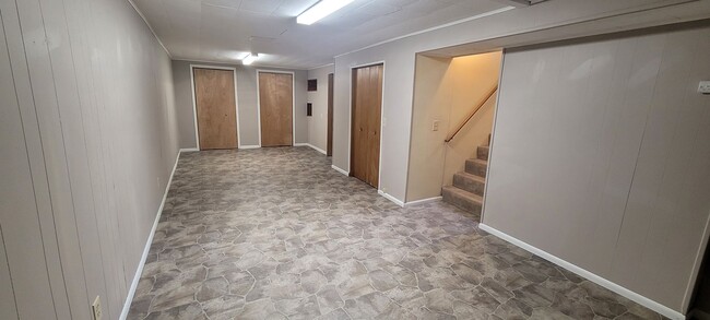 Building Photo - 2907 Birchmont Dr NE