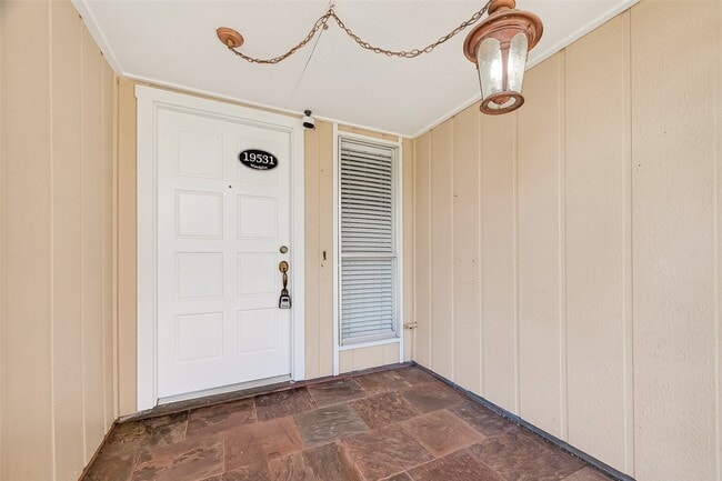 Building Photo - 19531 Woodglen Dr