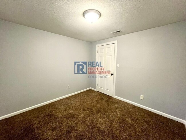 Building Photo - 1614 Manitou Blvd