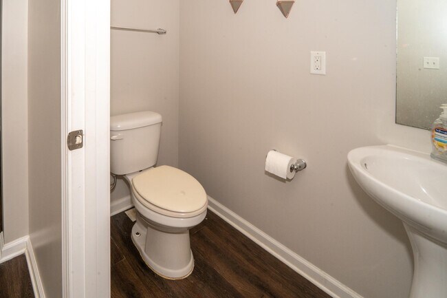 Building Photo - 211 Moultrie Village Ln