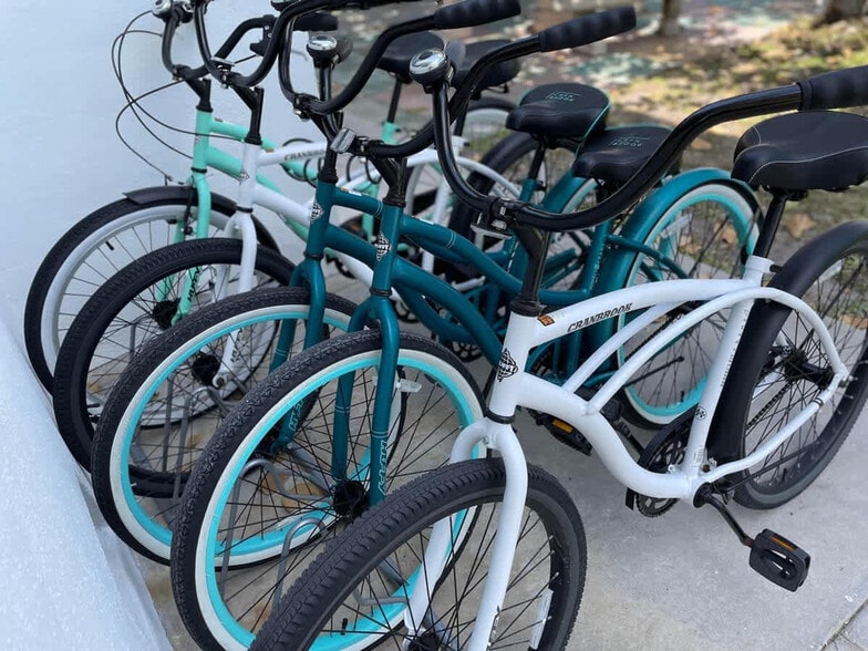 Building Photo - 851 N Surf Rd