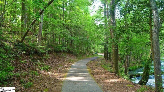 Building Photo - 125 River Way Dr