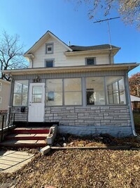 Building Photo - 3 bedroom, 1.5 bathroom home for rent in W...