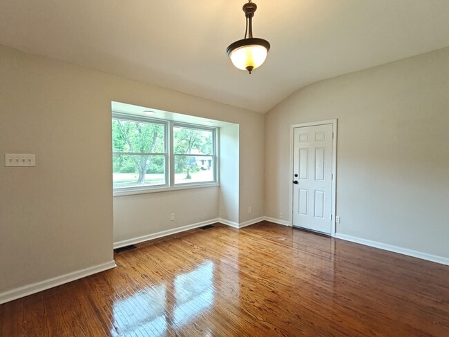 Building Photo - 2313 S Cuthbert Dr