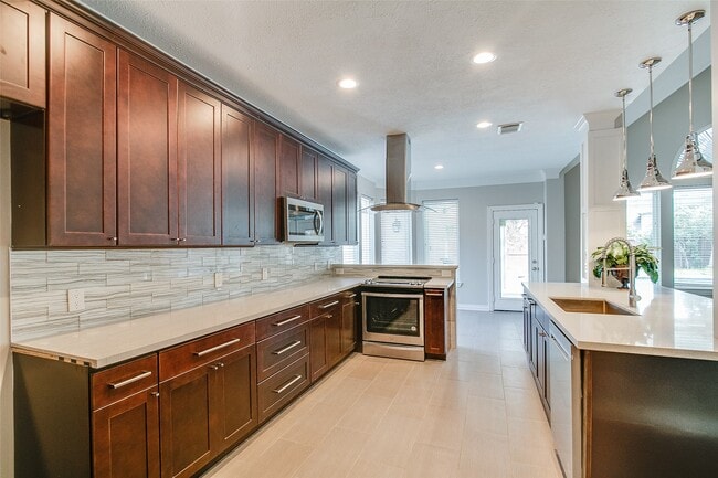 Building Photo - 5125 Carriage Bend Dr