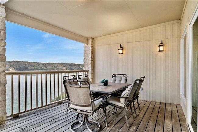 Building Photo - 18231 Lakepoint Cove