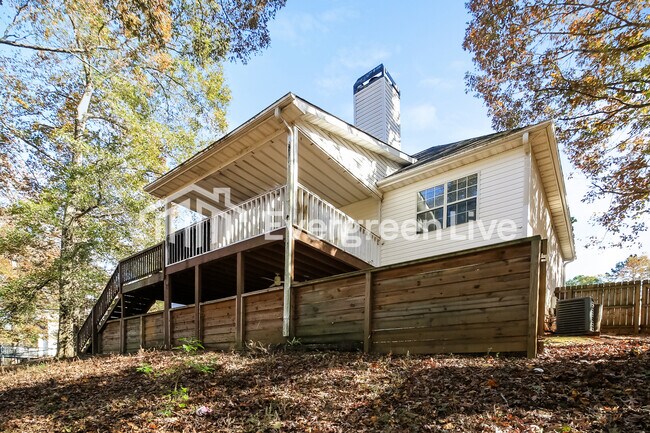 Building Photo - 365 Wynbrook Dr