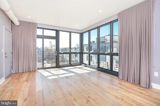 Building Photo - 1012 Harvard St NW