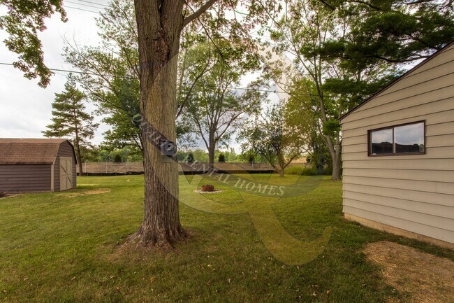 Building Photo - Available Now in Flint Twp.!!