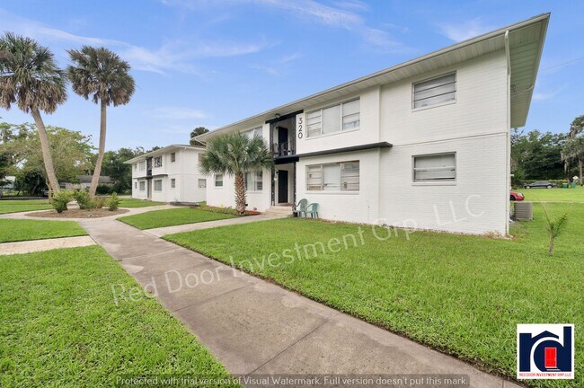 Building Photo - 2 Bedroom 1.5 Bath in the Heart of Downtown Deland~Available Now~