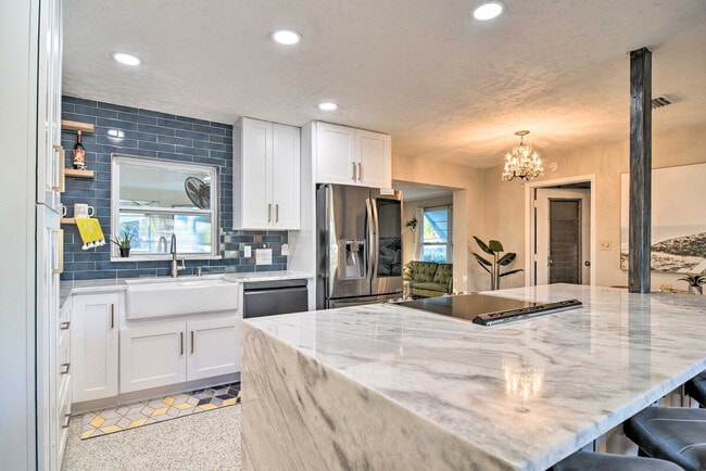 Building Photo - 11548 62nd Ave N