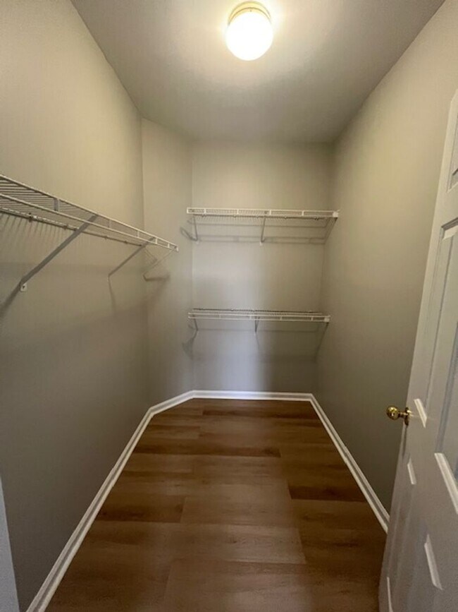 Building Photo - 3 Bedroom, 2 Bath home located conveniently in the Hamburg area!