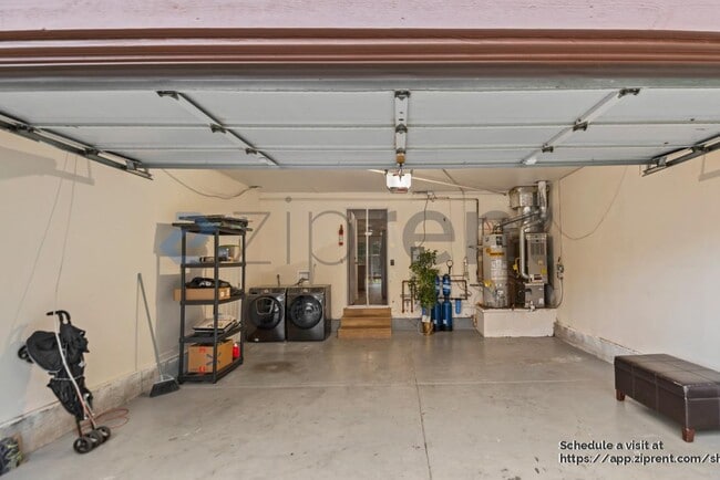 Building Photo - 129 John Kirk Ct