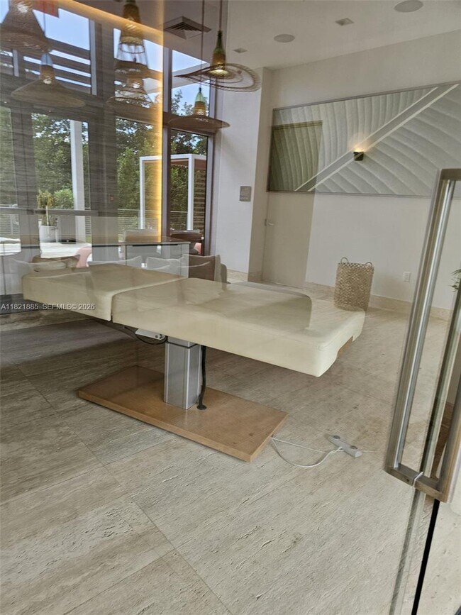 Building Photo - 16385 Biscayne Blvd