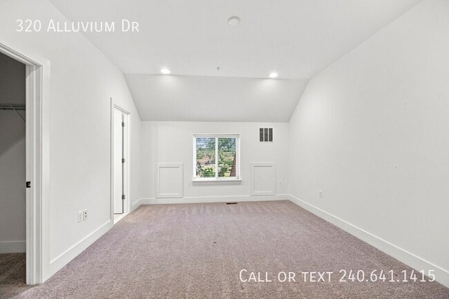 Building Photo - 320 Alluvium Dr