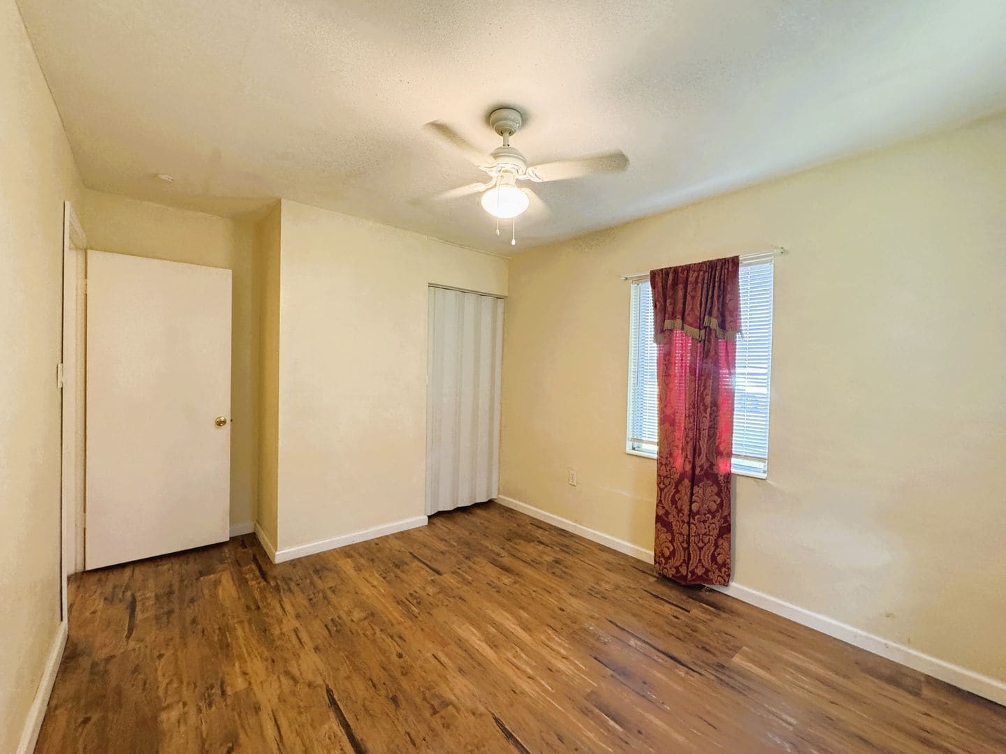 Building Photo - Cozy 3 Bedroom Home with Updated Kitchen and Spacious Yard in Port Charlotte