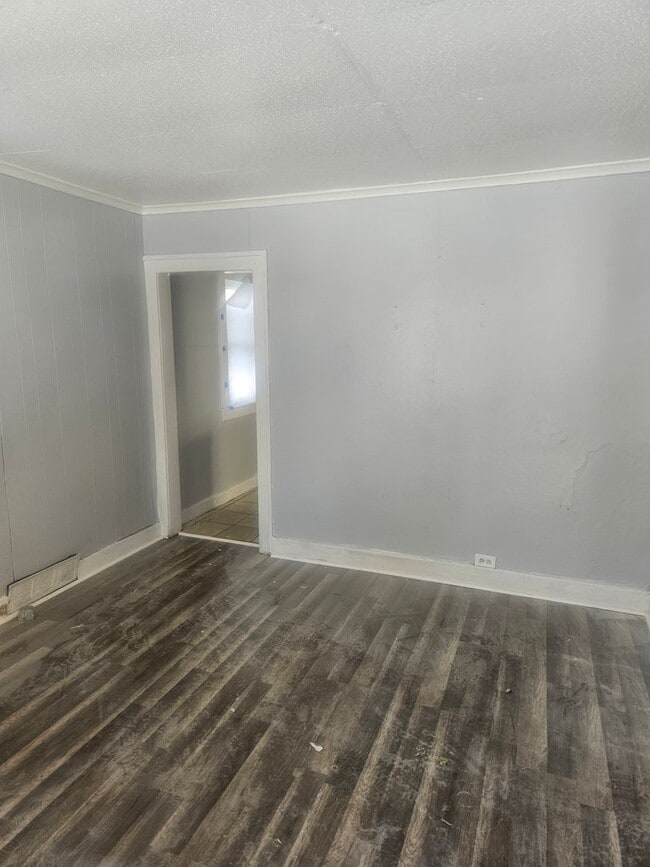 Building Photo - 2bd/1 bath Single Family Home!