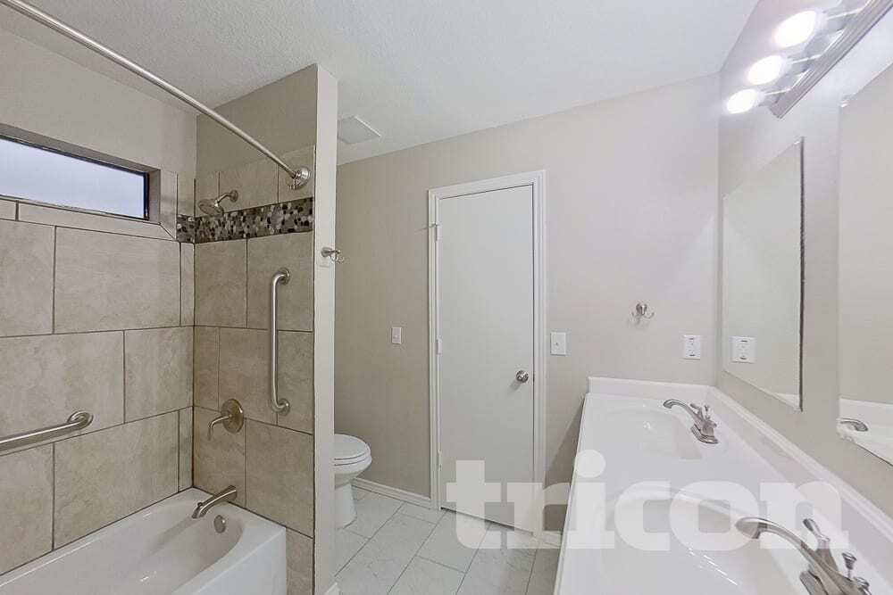 Building Photo - 3201 Chimneyrock Dr