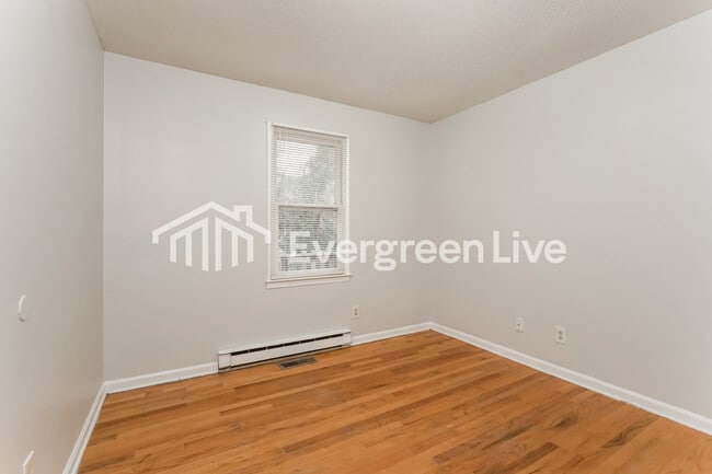 Building Photo - 808 Gordon St