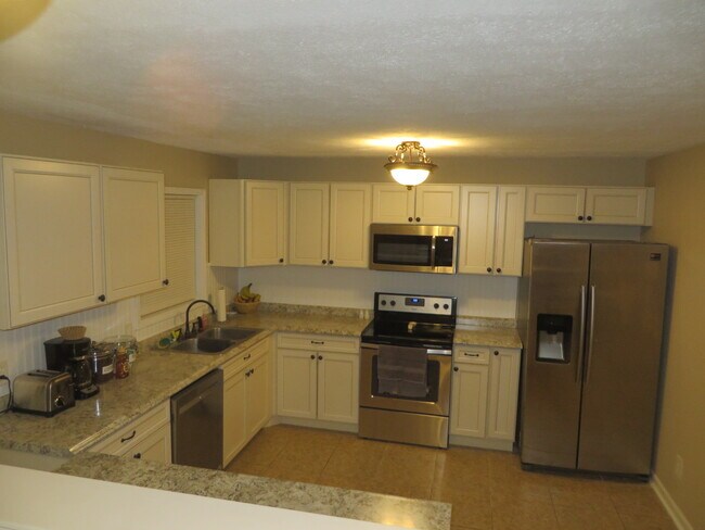 kitchen - 3755 Cedar Hurst Way