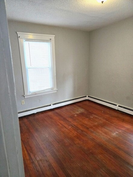 Building Photo - 883 Dexter St