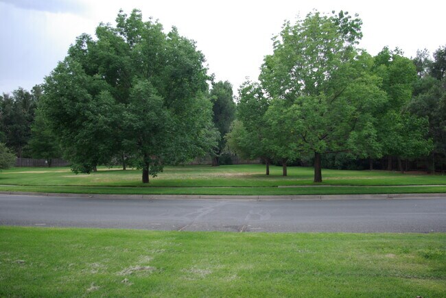 Building Photo - 520 W Buena Ventura St