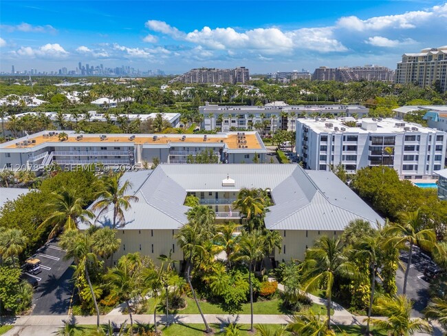 Building Photo - 255 Sunrise Dr