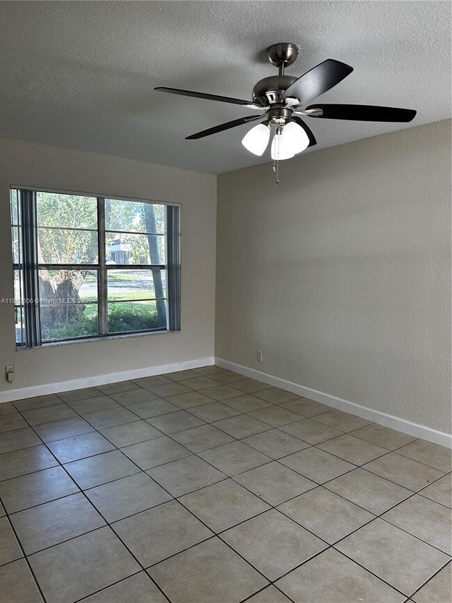 Building Photo - 4876 NW 9th Dr
