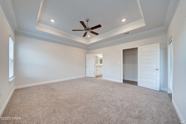 Building Photo - 204 Martingale Lp