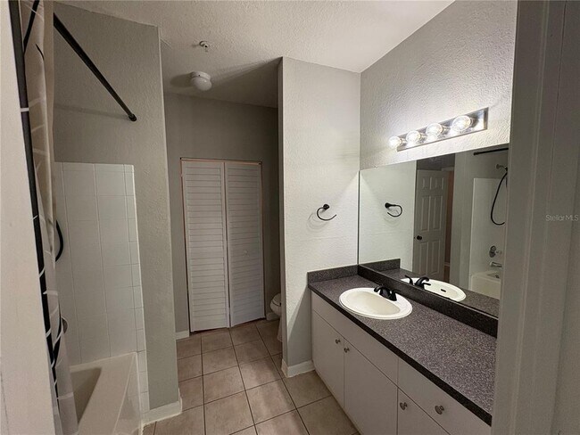 Building Photo - 6408 Raleigh St