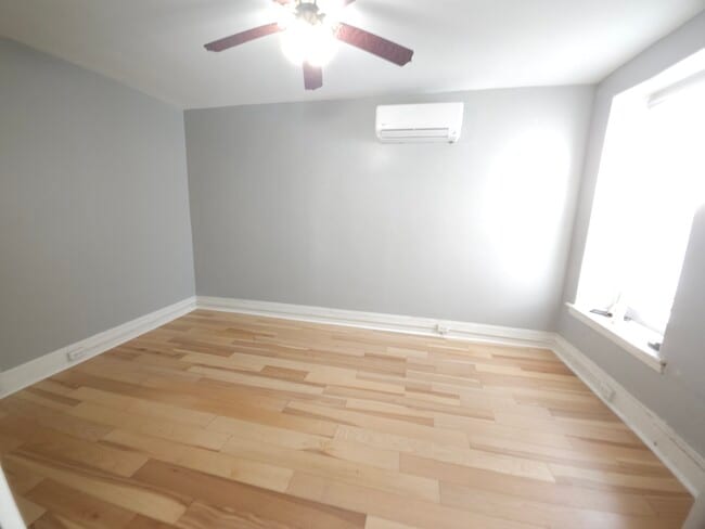 Building Photo - 214 Hermitage St