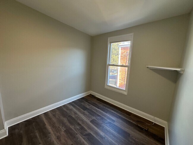 Building Photo - 137 Stevens Ave