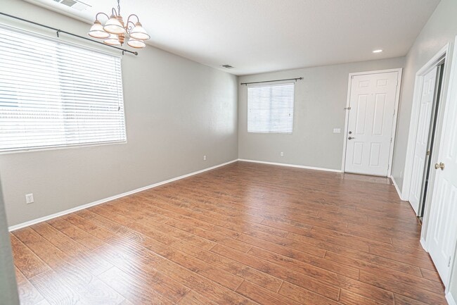 Building Photo - Charming 4-Bedroom Single-Story Home in Lancaster!