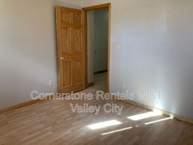 Building Photo - 253 College St SE