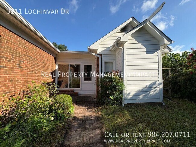 Building Photo - 3211 Lochinvar Dr
