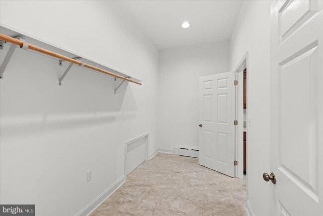Building Photo - 6013 Selvyn Rd