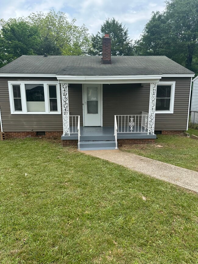 Building Photo - 1210 Dooley St