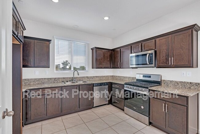 Building Photo - 393 Sullivan Dr