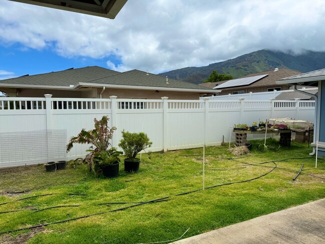 Building Photo - Partially Furnished &Renovated 2 Bedroom /...