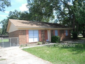 Building Photo - 928 Greenbriar Ct