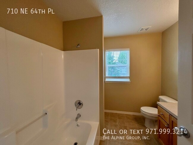 Building Photo - 710 NE 64th Pl