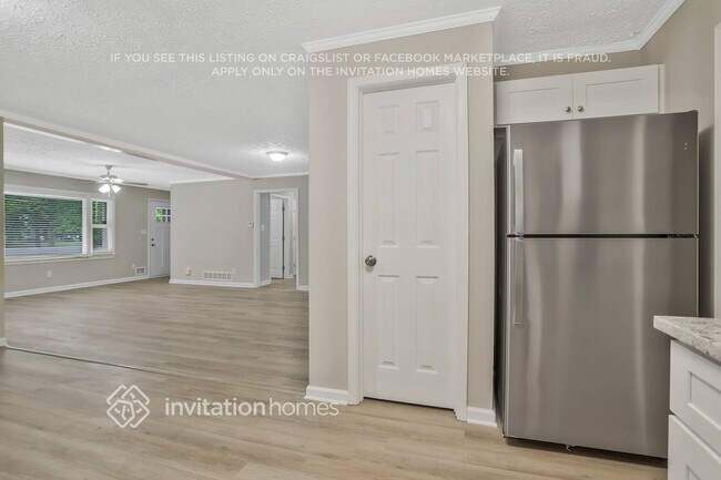 Building Photo - 692 Barnes Dr