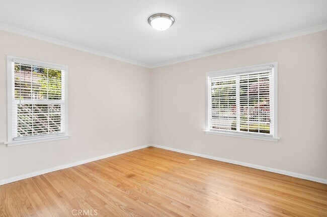 Building Photo - 247 W Santa Anita Ave