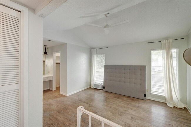Building Photo - 8001 Ceberry Dr